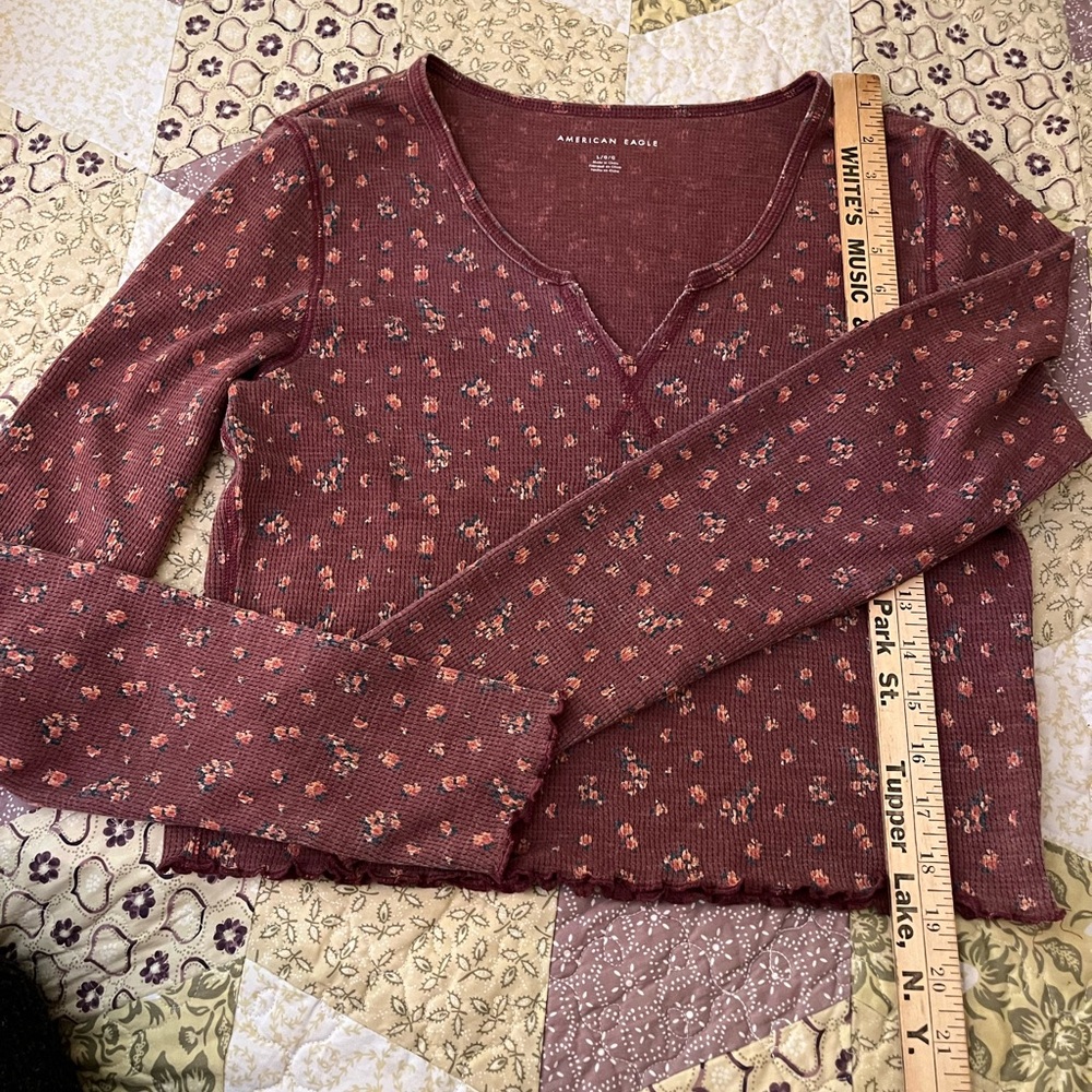 American Eagel junior girls shirt